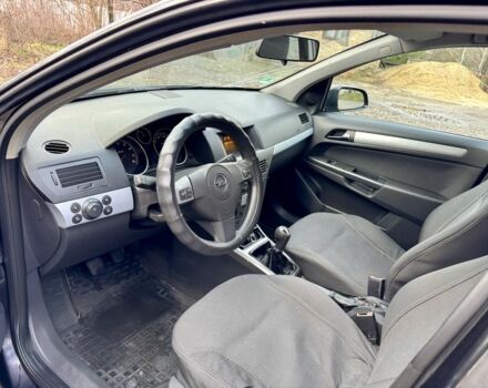 Черный Опель Астра, объемом двигателя 1.6 л и пробегом 290 тыс. км за 4290 $, фото 11 на Automoto.ua