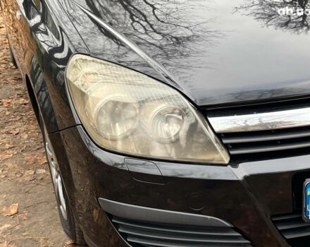 Черный Опель Астра, объемом двигателя 1.6 л и пробегом 340 тыс. км за 5140 $, фото 3 на Automoto.ua