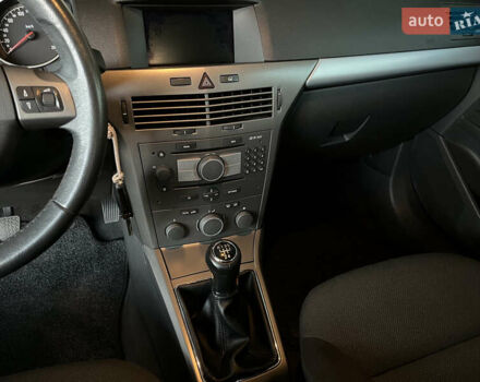 Черный Опель Астра, объемом двигателя 1.6 л и пробегом 207 тыс. км за 4999 $, фото 38 на Automoto.ua