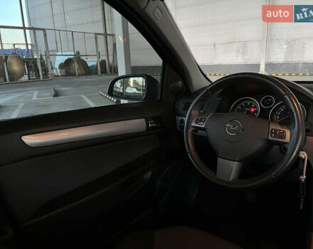 Черный Опель Астра, объемом двигателя 1.6 л и пробегом 207 тыс. км за 4999 $, фото 34 на Automoto.ua