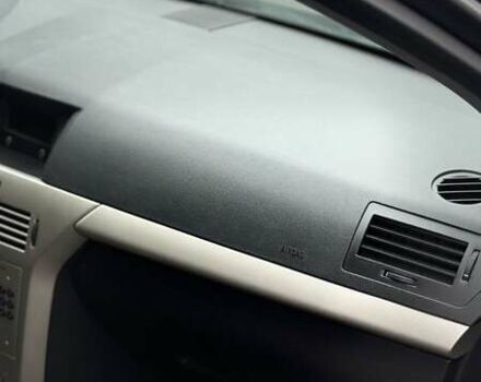 Чорний Опель Астра, об'ємом двигуна 1.6 л та пробігом 280 тис. км за 4600 $, фото 7 на Automoto.ua