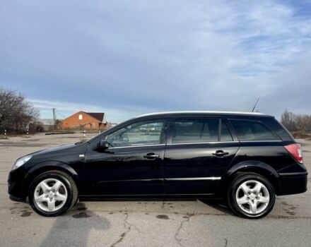 Черный Опель Астра, объемом двигателя 1.6 л и пробегом 239 тыс. км за 5350 $, фото 4 на Automoto.ua