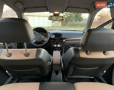 Черный Опель Астра, объемом двигателя 1.91 л и пробегом 286 тыс. км за 5550 $, фото 51 на Automoto.ua