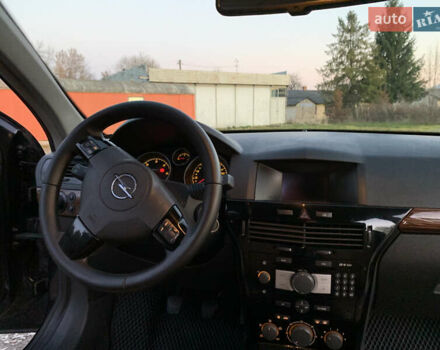 Черный Опель Астра, объемом двигателя 1.91 л и пробегом 286 тыс. км за 5550 $, фото 88 на Automoto.ua