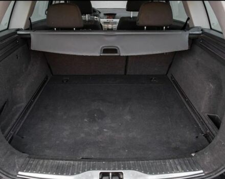 Черный Опель Астра, объемом двигателя 1.9 л и пробегом 300 тыс. км за 2650 $, фото 12 на Automoto.ua