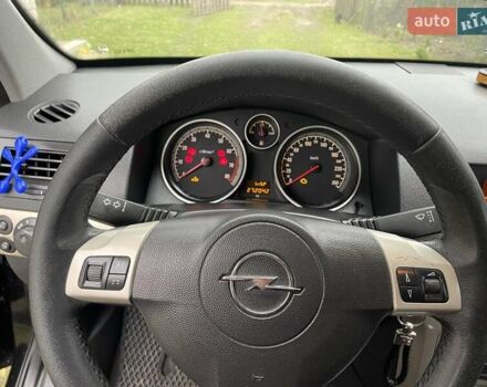Черный Опель Астра, объемом двигателя 1.6 л и пробегом 272 тыс. км за 5100 $, фото 10 на Automoto.ua