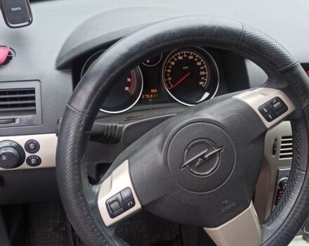 Черный Опель Астра, объемом двигателя 1.6 л и пробегом 280 тыс. км за 4751 $, фото 3 на Automoto.ua