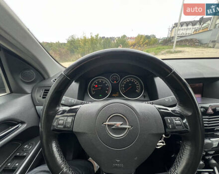 Черный Опель Астра, объемом двигателя 1.6 л и пробегом 250 тыс. км за 4399 $, фото 50 на Automoto.ua