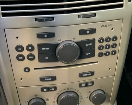 Черный Опель Астра, объемом двигателя 1.6 л и пробегом 250 тыс. км за 6000 $, фото 4 на Automoto.ua