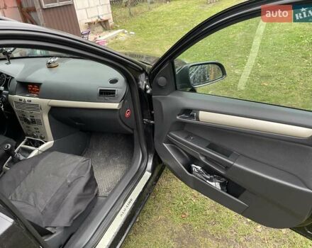 Черный Опель Астра, объемом двигателя 1.6 л и пробегом 272 тыс. км за 5100 $, фото 7 на Automoto.ua