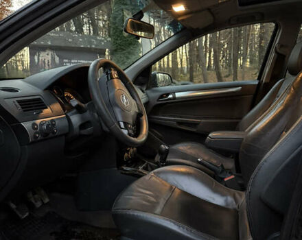 Черный Опель Астра, объемом двигателя 1.6 л и пробегом 310 тыс. км за 4000 $, фото 7 на Automoto.ua