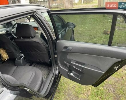 Черный Опель Астра, объемом двигателя 1.6 л и пробегом 272 тыс. км за 5100 $, фото 6 на Automoto.ua