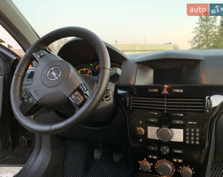 Черный Опель Астра, объемом двигателя 1.91 л и пробегом 286 тыс. км за 5550 $, фото 91 на Automoto.ua