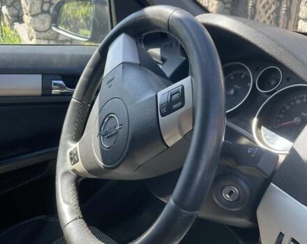 Черный Опель Астра, объемом двигателя 1.91 л и пробегом 310 тыс. км за 5050 $, фото 8 на Automoto.ua