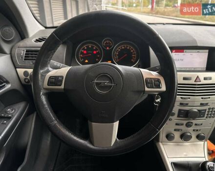 Черный Опель Астра, объемом двигателя 1.6 л и пробегом 216 тыс. км за 5600 $, фото 8 на Automoto.ua