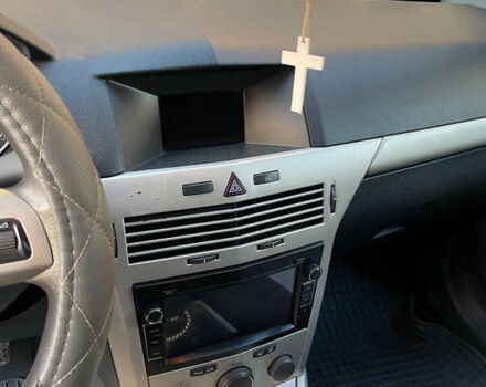 Чорний Опель Астра, об'ємом двигуна 1.69 л та пробігом 240 тис. км за 4900 $, фото 5 на Automoto.ua