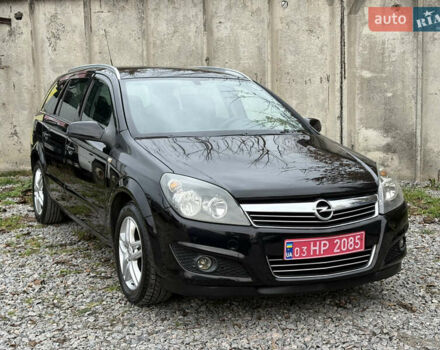 Черный Опель Астра, объемом двигателя 1.6 л и пробегом 208 тыс. км за 5600 $, фото 2 на Automoto.ua