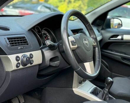 Черный Опель Астра, объемом двигателя 1.6 л и пробегом 195 тыс. км за 5650 $, фото 8 на Automoto.ua