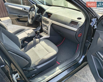 Чорний Опель Астра, об'ємом двигуна 1.91 л та пробігом 369 тис. км за 3600 $, фото 8 на Automoto.ua