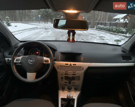 Черный Опель Астра, объемом двигателя 1.6 л и пробегом 226 тыс. км за 5100 $, фото 14 на Automoto.ua
