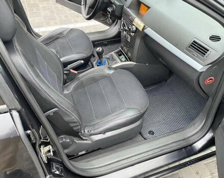 Чорний Опель Астра, об'ємом двигуна 1.25 л та пробігом 202 тис. км за 4500 $, фото 12 на Automoto.ua