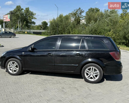 Черный Опель Астра, объемом двигателя 1.7 л и пробегом 320 тыс. км за 4600 $, фото 3 на Automoto.ua