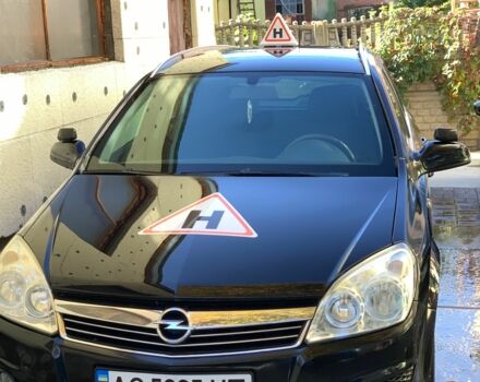 Черный Опель Астра, объемом двигателя 1.6 л и пробегом 250 тыс. км за 6000 $, фото 1 на Automoto.ua