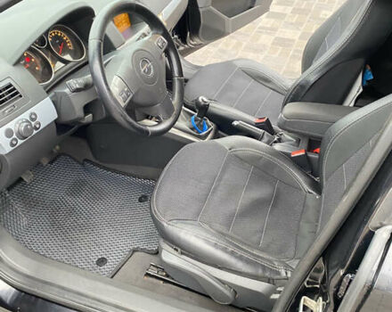 Чорний Опель Астра, об'ємом двигуна 1.25 л та пробігом 202 тис. км за 4500 $, фото 10 на Automoto.ua