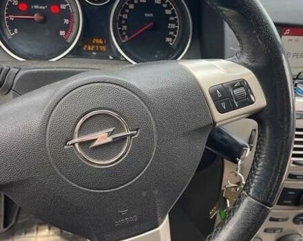 Опель Астра 2007 в Жмеренке на Automoto.ua Черный Опель Астра, объемом двигателя 1.6 л и пробегом 233 тыс. км за 4300 $, фото 5 на Automoto.ua