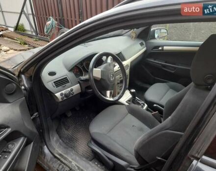 Черный Опель Астра, объемом двигателя 1.7 л и пробегом 237 тыс. км за 5100 $, фото 9 на Automoto.ua