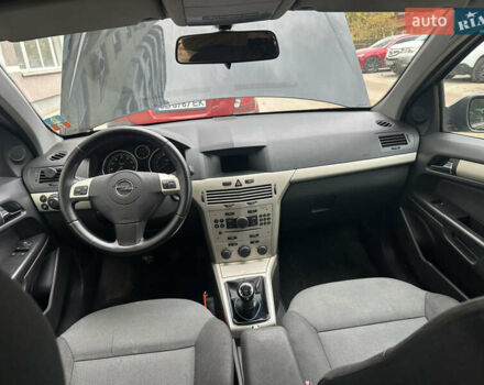 Черный Опель Астра, объемом двигателя 0 л и пробегом 260 тыс. км за 5700 $, фото 10 на Automoto.ua