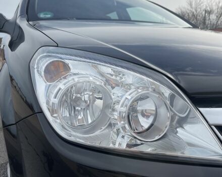 Черный Опель Астра, объемом двигателя 1.6 л и пробегом 239 тыс. км за 5350 $, фото 12 на Automoto.ua