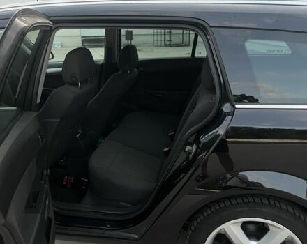 Черный Опель Астра, объемом двигателя 1.9 л и пробегом 270 тыс. км за 5200 $, фото 10 на Automoto.ua