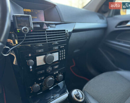 Чорний Опель Астра, об'ємом двигуна 1.8 л та пробігом 270 тис. км за 5600 $, фото 13 на Automoto.ua