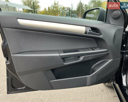 Черный Опель Астра, объемом двигателя 1.6 л и пробегом 223 тыс. км за 5750 $, фото 21 на Automoto.ua