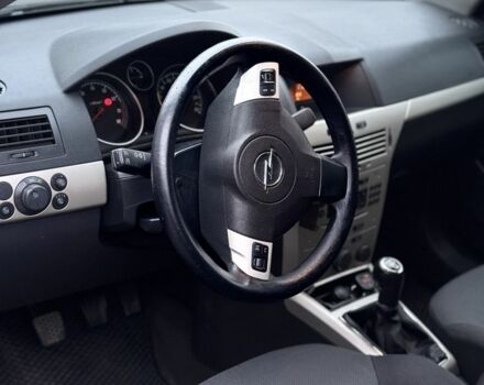 Чорний Опель Астра, об'ємом двигуна 1.6 л та пробігом 280 тис. км за 4999 $, фото 5 на Automoto.ua