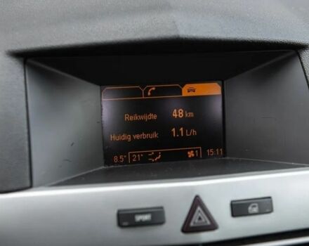 Черный Опель Астра, объемом двигателя 1.9 л и пробегом 300 тыс. км за 2650 $, фото 13 на Automoto.ua