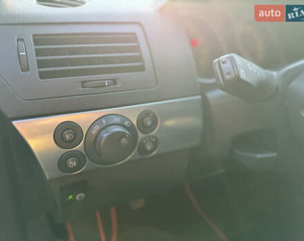 Чорний Опель Астра, об'ємом двигуна 1.8 л та пробігом 270 тис. км за 5600 $, фото 16 на Automoto.ua