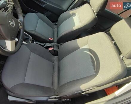 Опель Астра 2007 у Прилуках на Automoto.ua Чорний Опель Астра, об'ємом двигуна 1.6 л та пробігом 277 тис. км за 4500 $, фото 6 на Automoto.ua