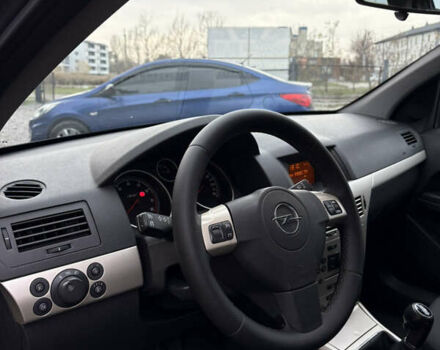 Черный Опель Астра, объемом двигателя 1.6 л и пробегом 208 тыс. км за 5600 $, фото 18 на Automoto.ua