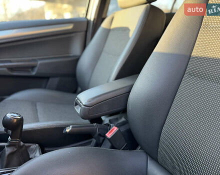 Чорний Опель Астра, об'ємом двигуна 1.8 л та пробігом 270 тис. км за 5600 $, фото 10 на Automoto.ua