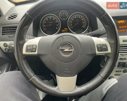 Черный Опель Астра, объемом двигателя 1.6 л и пробегом 239 тыс. км за 5350 $, фото 22 на Automoto.ua