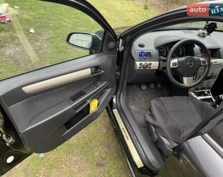 Черный Опель Астра, объемом двигателя 1.6 л и пробегом 272 тыс. км за 5100 $, фото 9 на Automoto.ua