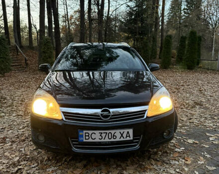 Черный Опель Астра, объемом двигателя 1.6 л и пробегом 310 тыс. км за 4000 $, фото 1 на Automoto.ua