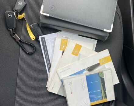 Черный Опель Астра, объемом двигателя 1.6 л и пробегом 239 тыс. км за 5350 $, фото 15 на Automoto.ua