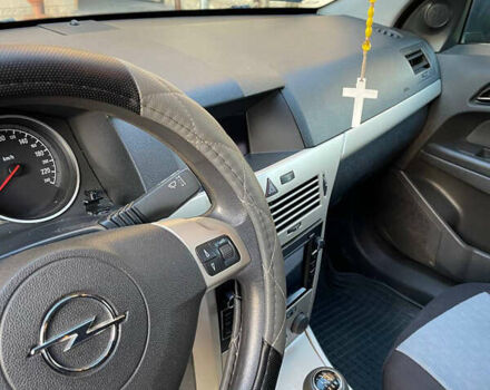 Чорний Опель Астра, об'ємом двигуна 1.69 л та пробігом 240 тис. км за 4900 $, фото 2 на Automoto.ua