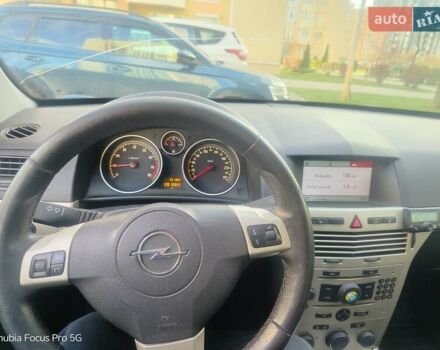 Черный Опель Астра, объемом двигателя 1.6 л и пробегом 281 тыс. км за 5150 $, фото 6 на Automoto.ua