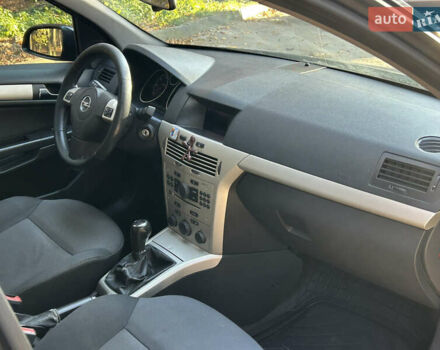 Чорний Опель Астра, об'ємом двигуна 1.3 л та пробігом 297 тис. км за 3999 $, фото 18 на Automoto.ua