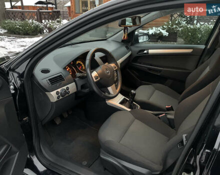 Черный Опель Астра, объемом двигателя 1.6 л и пробегом 226 тыс. км за 5100 $, фото 10 на Automoto.ua
