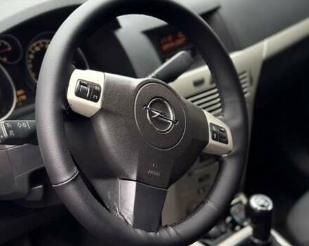 Чорний Опель Астра, об'ємом двигуна 1.6 л та пробігом 280 тис. км за 4600 $, фото 4 на Automoto.ua